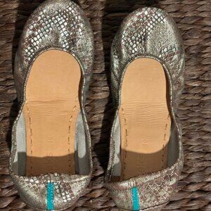 New Unworn Tieks Wild Copper ballet Flats
